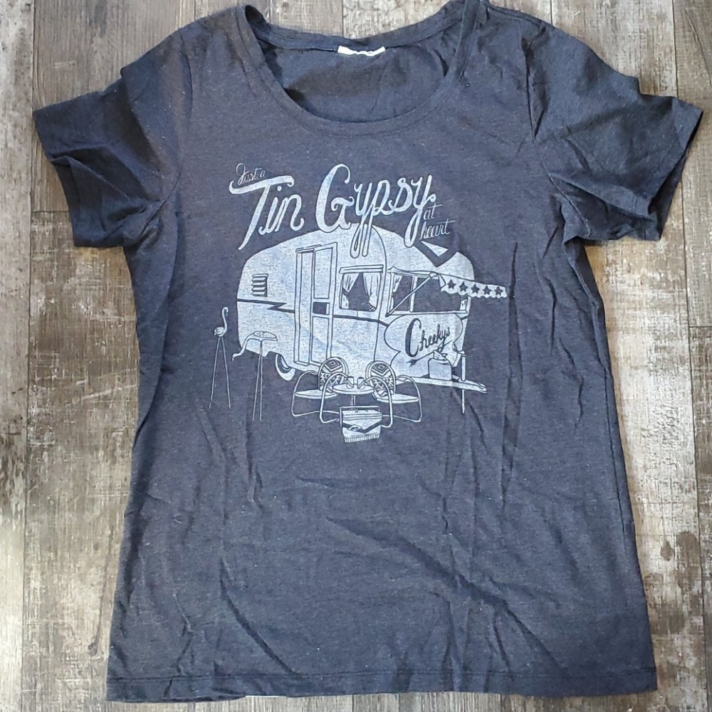 😻 3/$20 Cheekys 'tin gypsy' shirt